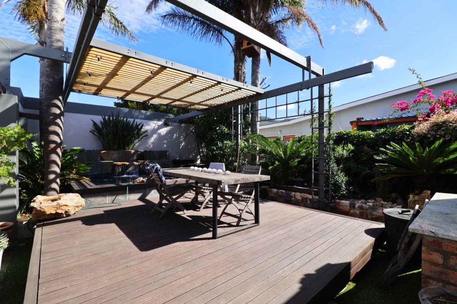 4 Bedroom Property for Sale in Sandbaai Western Cape